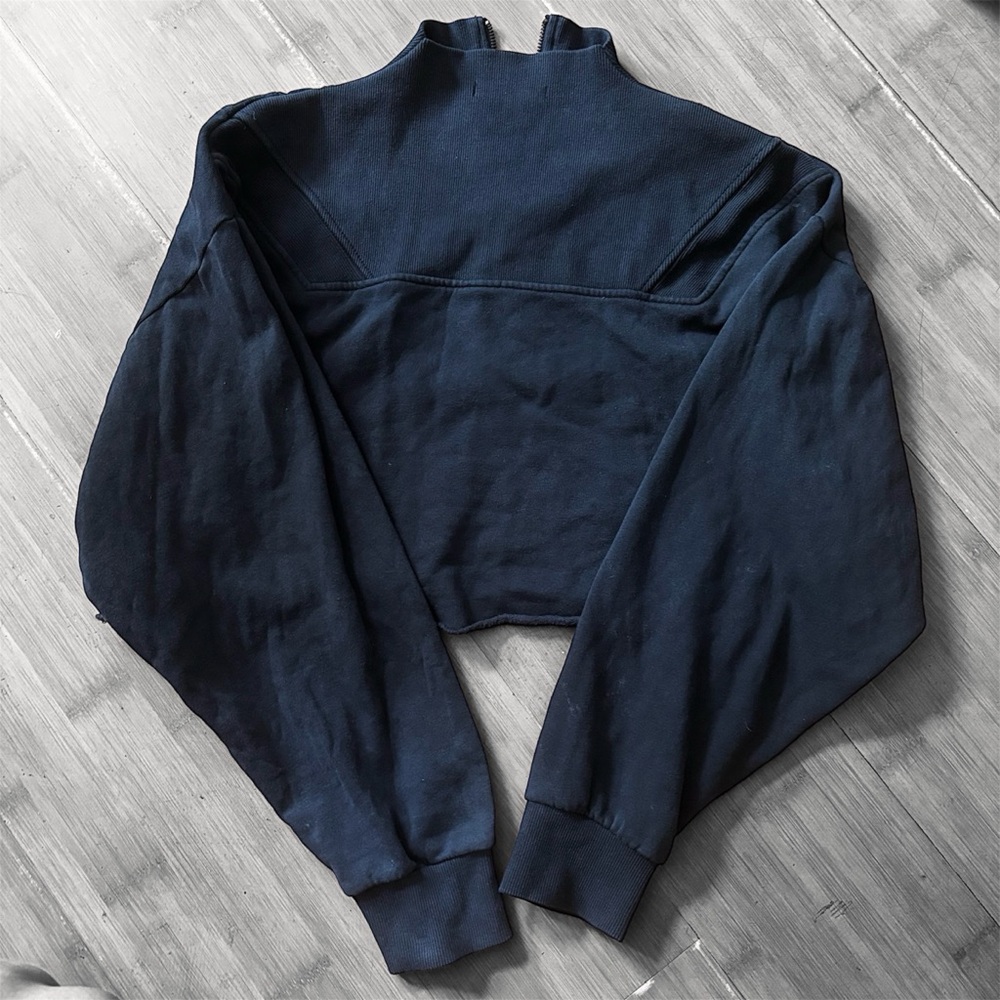 Black loose fit pullover top F21 Small - Picture 2 of 3